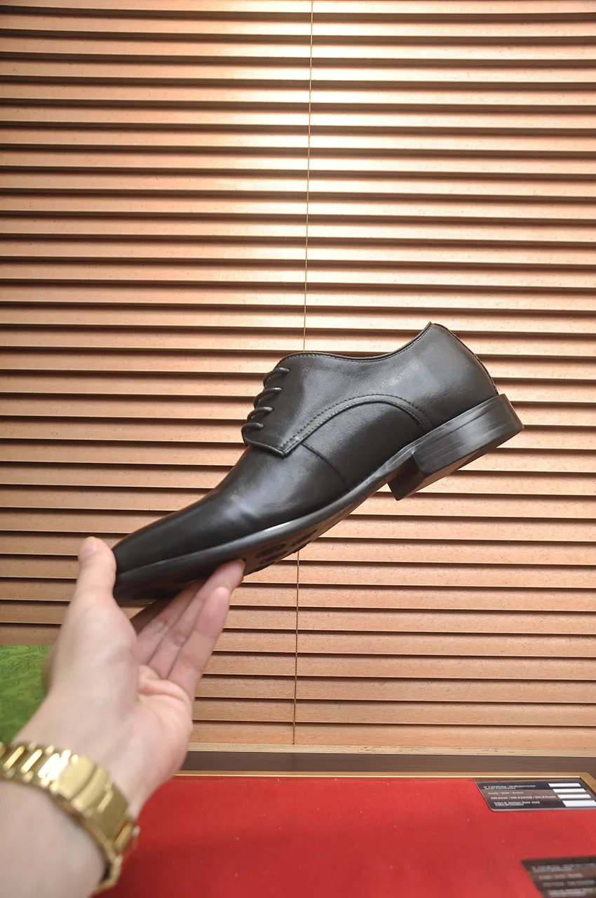 Men's shoes 💰580💶 Brand: GUCCI (Gucci) Standard code: Men's code 38/44 (45 can be customized) Grade: Same as the official website Original quality Material: Original cowhide Water-dyed cowhide lining Original rubber outsole Style category: Men's fashionable casual leather shoes Distinguished big-name luxury elements Top luxury Color: Actual picture